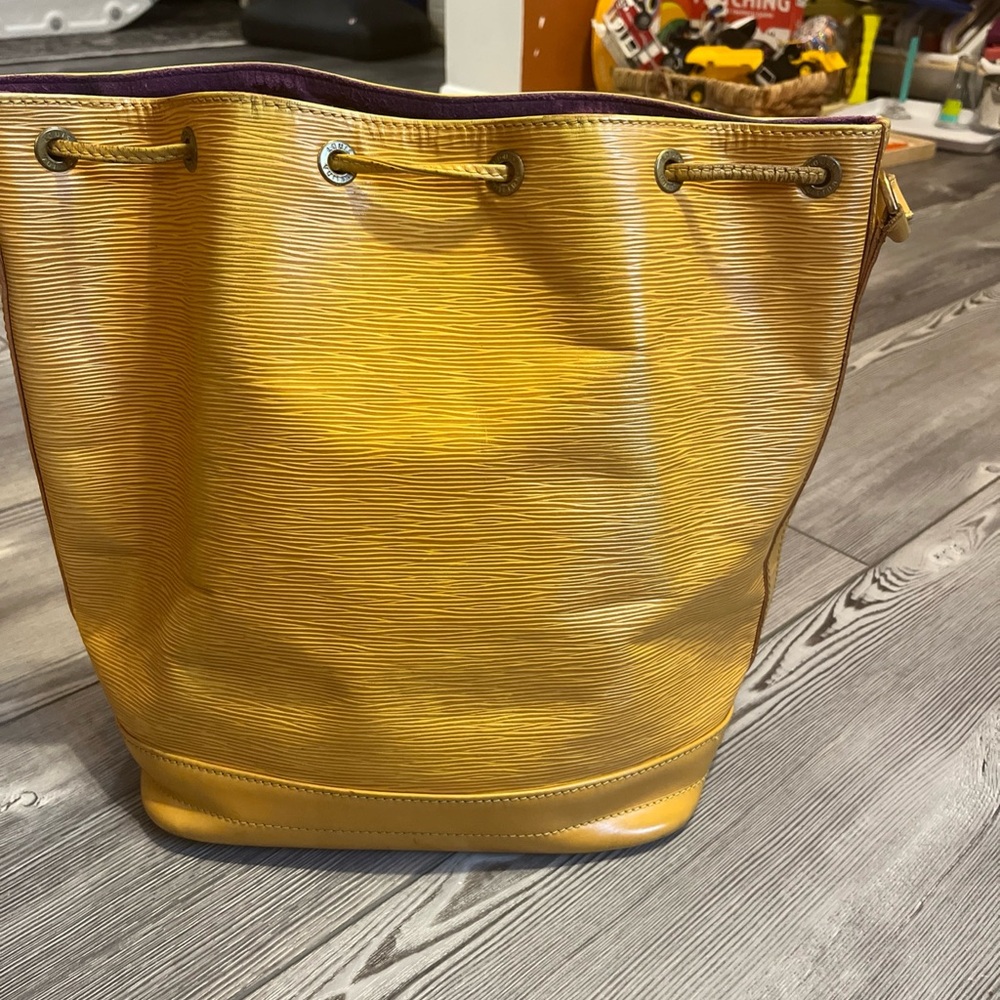 Vintage Louis Vuitton Noé Bucket Bag - Picture 5 of 14